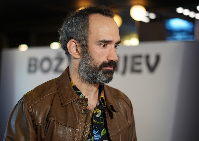 Zbog zaraze nakon kupanja u Jadranu oglasio se naš glumac: 'Pripazite na ogrebotine'