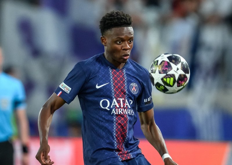 Dinamo dovodi talenta iz PSG-a, a njegov oproštaj od Pariza posebno je emotivan
