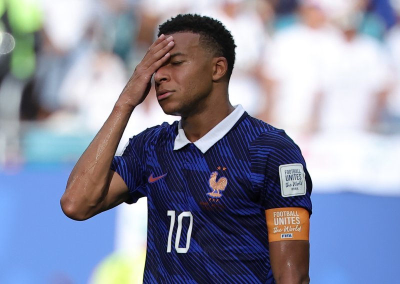 Mbappe nakon francuskog potopa: 'Mogu razumjeti one koji kažu da je prvo poluvrijeme bilo sprdnja i da nismo poštovali dres'