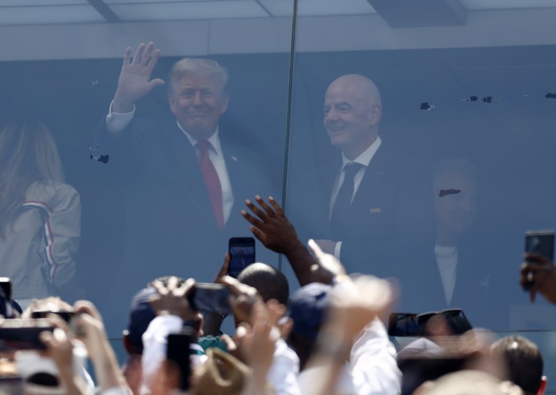 Trump stigao na finale SP-a: Evo tko mu pravi društvo