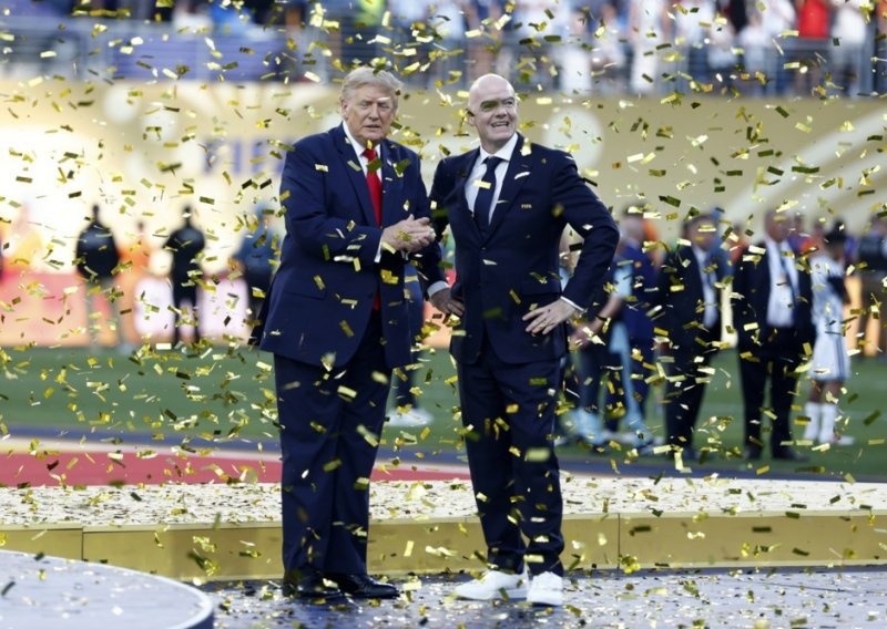 FIFA izrezala Trumpa iz fotografija Španjolske? Bijela kuća uzvratila