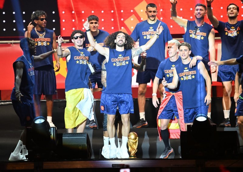 Cucurella razbjesnio Argentince potezom pred dva milijuna ljudi: 'Rugao nam se'