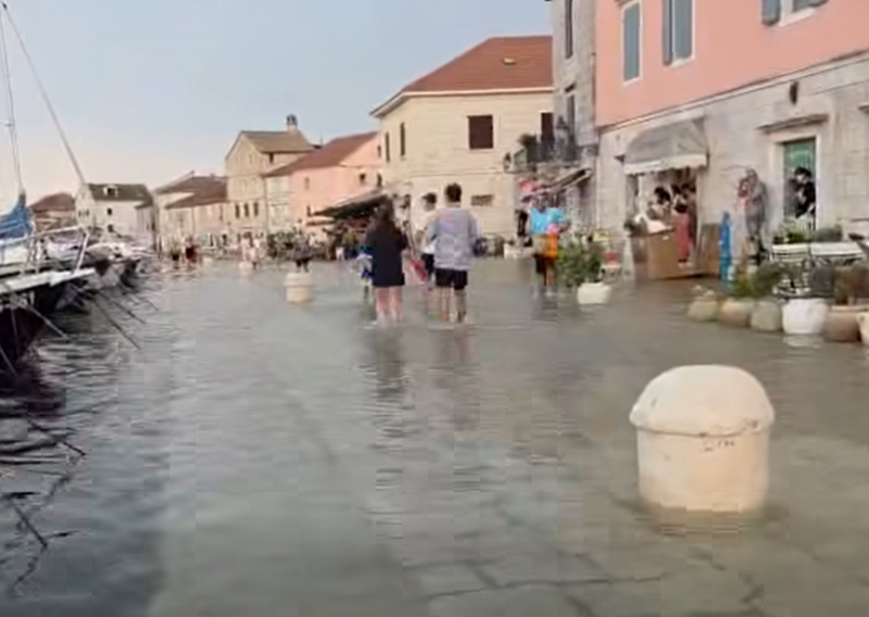 Meteotsunami pogodio Hvar i Vis: Prvo su poplavljene rive, a onda je more 'nestalo'