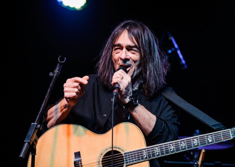 Bezvremenski stihovi legende rocka: Dado Topić objavio knjigu kojom slavi 60 godina karijere