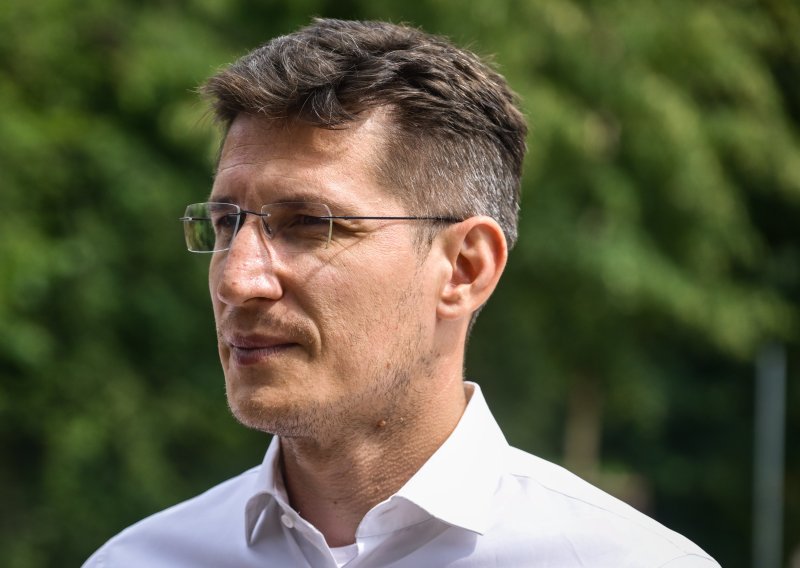 Most: 'Rušenje drvoreda lipa u Karlovcu pokazuje odnos gradske vlasti prema građanima'