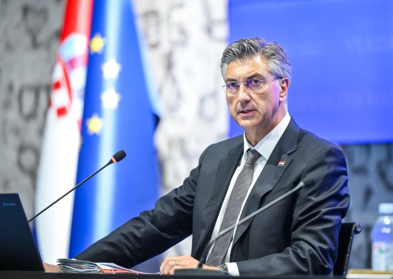 Vlada osigurala 103 milijuna eura za učenike: Besplatna prehrana, udžbenici i subvencionirani prijevoz