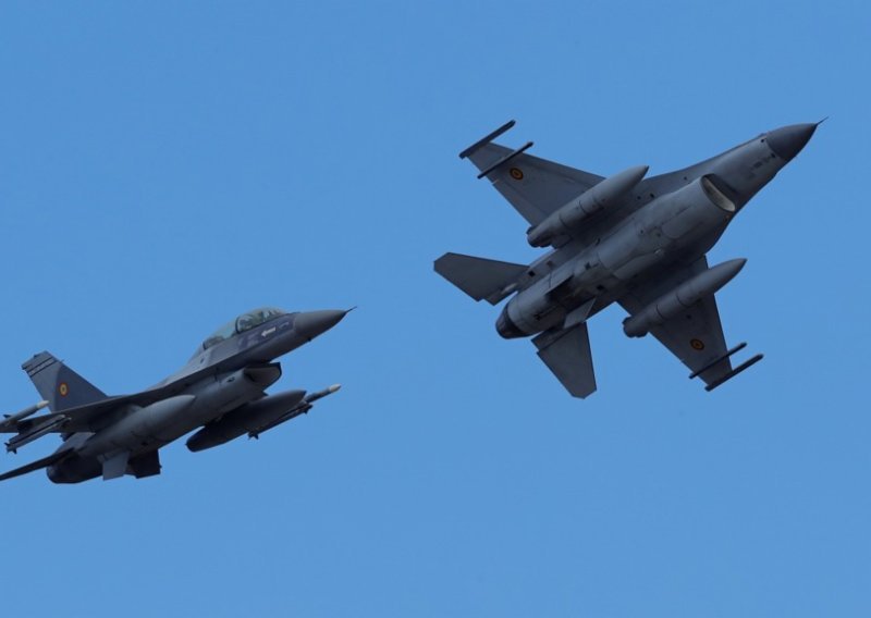 Američki general otkrio: Ukrajinski F-16 srušio je ruski Su-35S