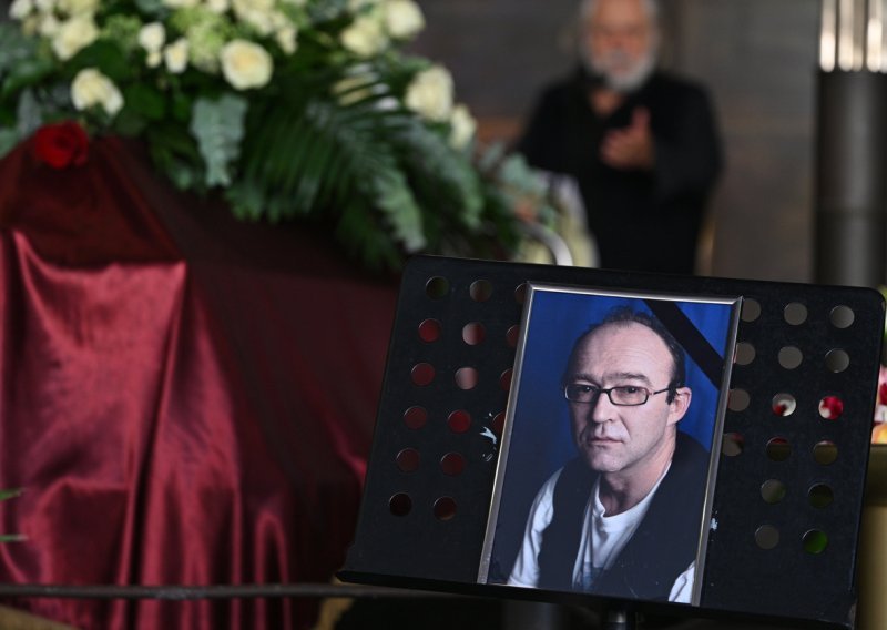 Brojni poznati ispratili su glumca Damira Šabana na posljednji počinak