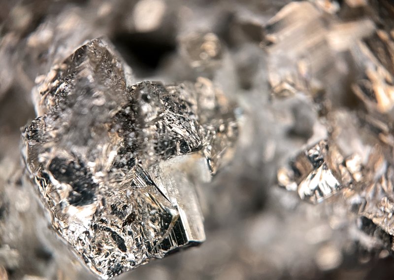 Otkriće koje može promijeniti tržište: Japan pronašao bogato nalazište rijetkih zemnih minerala