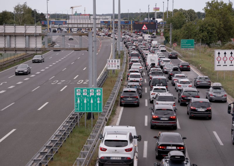 Kaos na A1: Zatvoren tunel Sveti Rok, zbog požara na vozilu kolone duge kilometrima