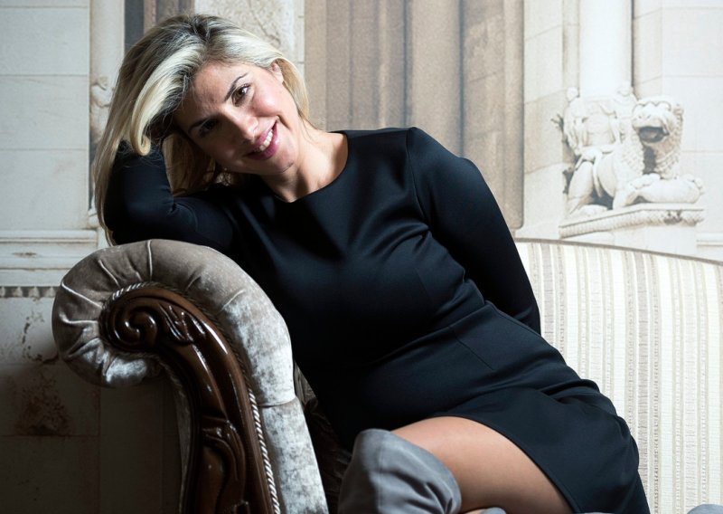 Nekad stalna meta objektiva, danas čuva privatnost: Mirta Šurjak nakratko prekinula 'medijsku izolaciju'