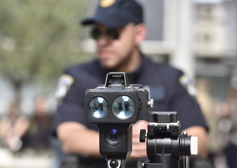 Vozači često griješe: Evo s koje udaljenosti radar može izmjeriti brzinu