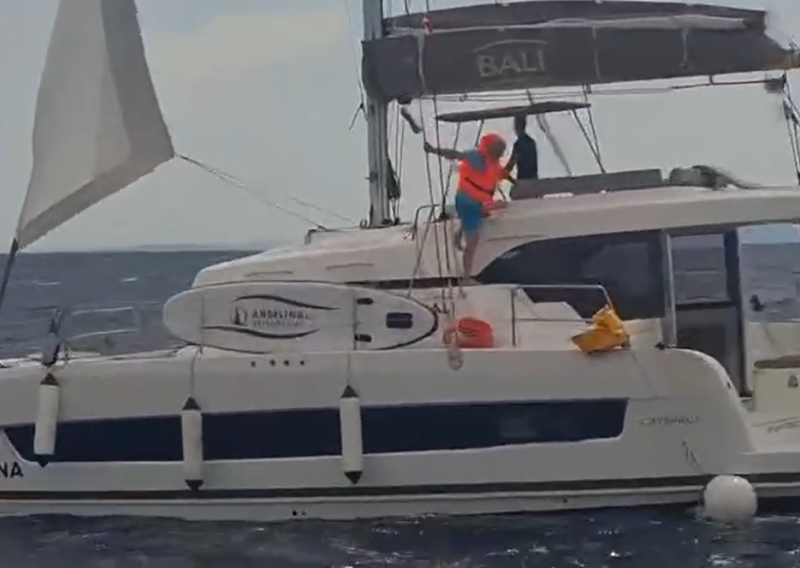 VIDEO Ovo je jedrilica s koje je pao skiper, u potragu dignut i avion