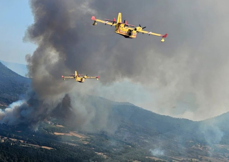 Velike požare u Francuskoj gase i hrvatski piloti, MORH otkrio kako napreduju