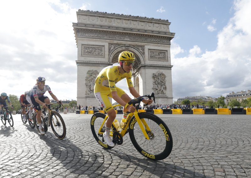 Sjajni Tadej Pogačar peti put osvojio Tour de France