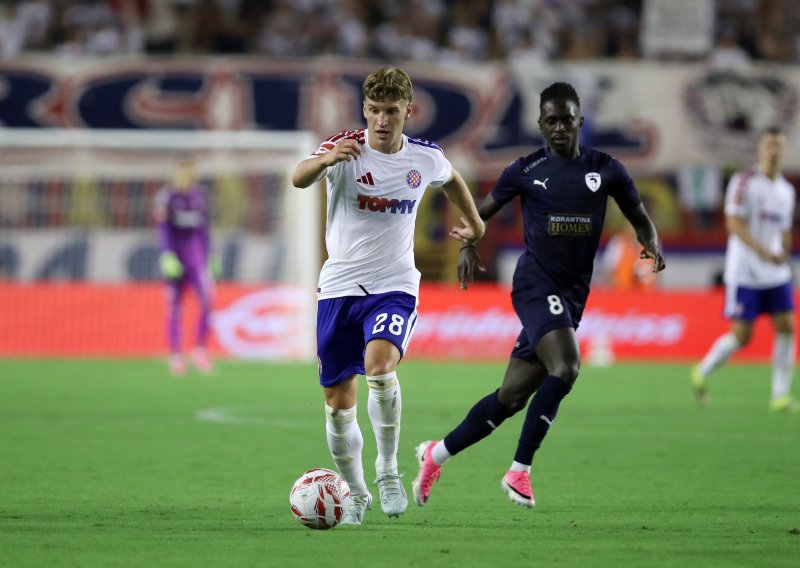 Hajduk emotivnom objavom pružio podršku ozlijeđenom igraču: 'Cijeli klub je uz tebe'