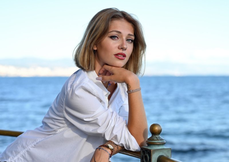 Mia Negovetić otvoreno: 'Trudim se svaki dan leći u krevet barem za neku informaciju pametnija'