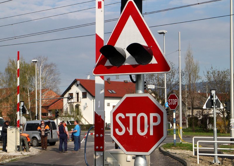 Stala je na STOP-u i svejedno skrivila nesreću: Sud ju je proglasio krivom zbog pravila koje mnogi hrvatski vozači ne znaju
