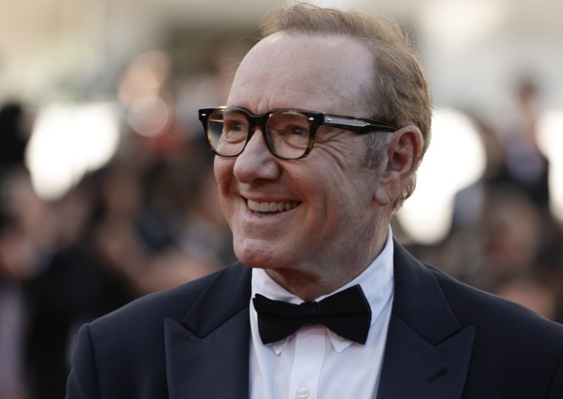 Kevin Spacey ponovno u Dubrovniku: 67. rođendan proslavio uz prijatelje i morske delicije
