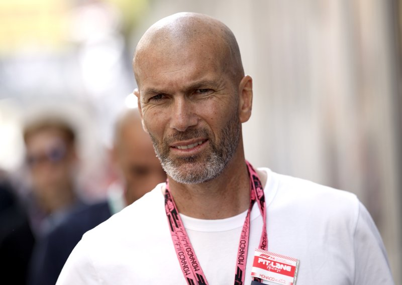 Zinedine Zidane službeno preuzeo francusku reprezentaciju