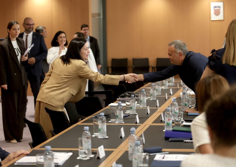 Vlada i građanska inicijativa postignula dogovor: Javnost će dobiti sve analize vode i tla u Gospiću