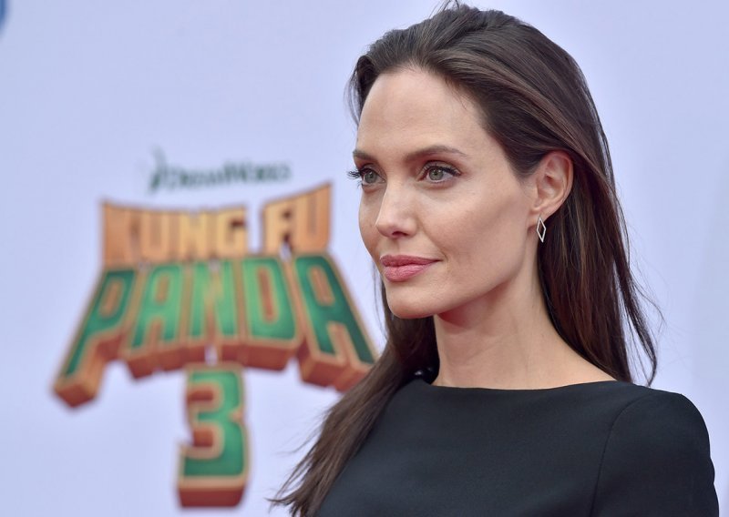 Angelina Jolie ponovno u poslu, milijunski honorar će donirati