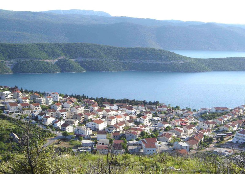 Neum uvodi novu komunalnu naknadu: Turističke agencije zabrinute