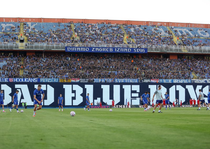 Bad Blue Boysi obnovili transparent koji im je zapaljen na derbiju s Hajdukom