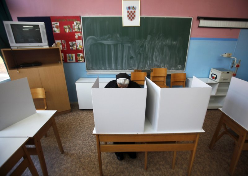 Nema dvojezičnih glasačkih listića za euro-izbore