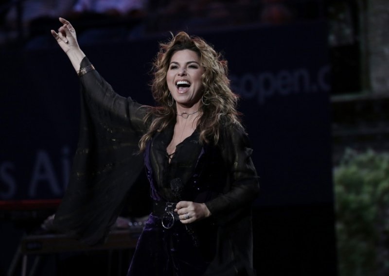 Godinama je skrivala bolnu istinu: Shania Twain otkrila što je proživljavala u djetinjstvu