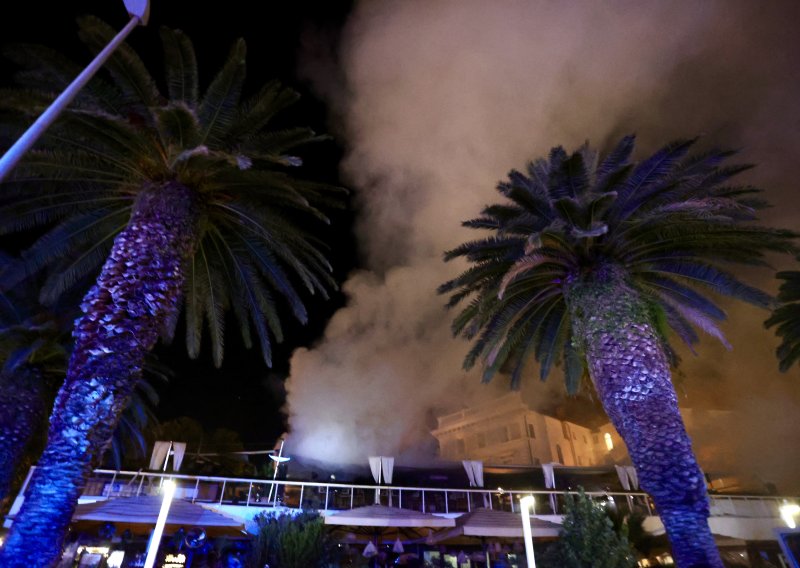 FOTO Požar u Splitu: Zapalila se kuhinja u restoranu, dim se proširio rivom
