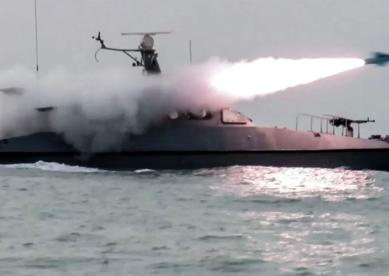 Projektil pogodio tanker u Hormuškom tjesnacu, nema ozlijeđenih