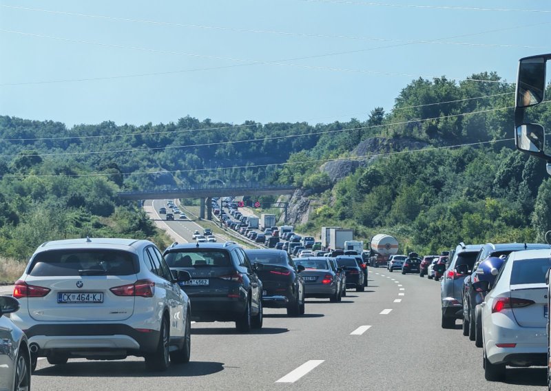 Snimke s A1: Pogledajte neprekidnu kolonu prema moru
