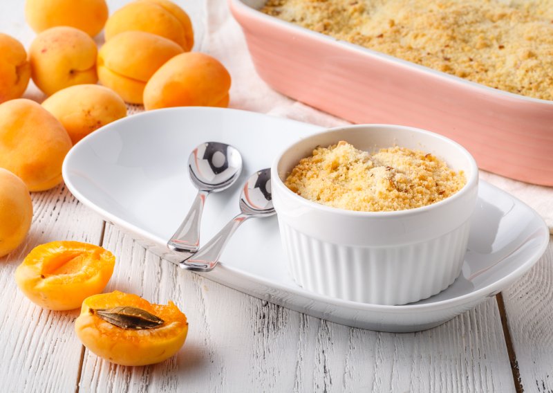 Miris ljeta iz pećnice: Hit desert koji spaja slatku nostalgiju i hrskavi užitak