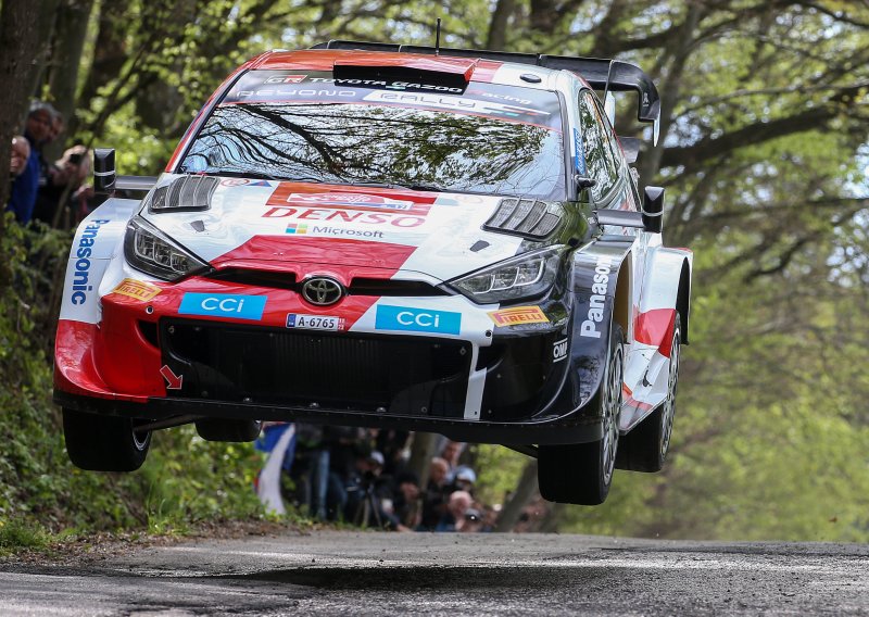 Pogledajte tešku nesreću svjetskog prvaka: Ogier i suvozač helikopterom hitno prebačeni u bolnicu