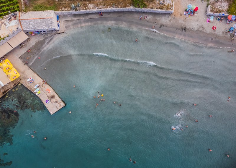 Pronađena Escherichia coli: Ne preporučuje se kupanje na plaži Bilin žal u Lumbardi