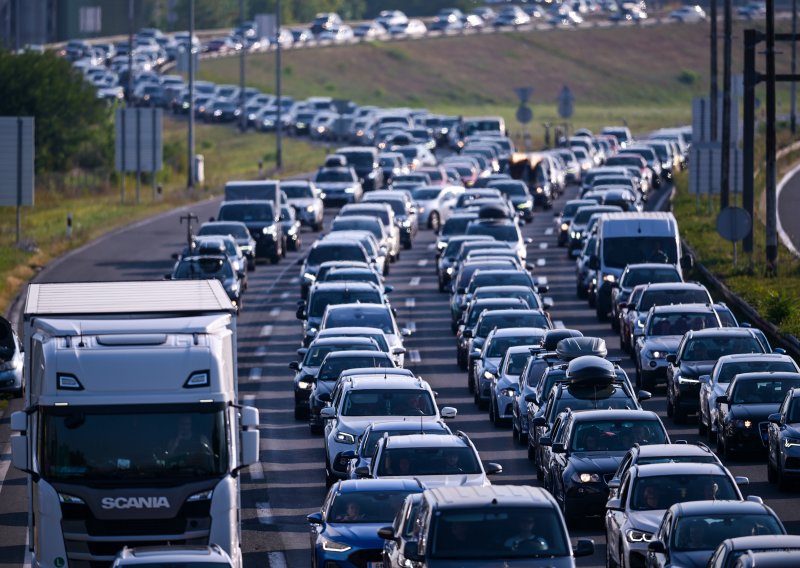 Privemeno prekinut promet kroz tunel Sveti Rok, kolaps na jugu: 'Konavle su paralizirane'