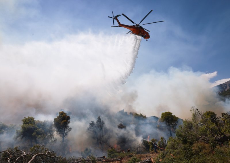 VIDEO U Grčkoj se sudarila dva helikoptera: Dvije osobe bez svijesti, dvije lakše ozlijeđene
