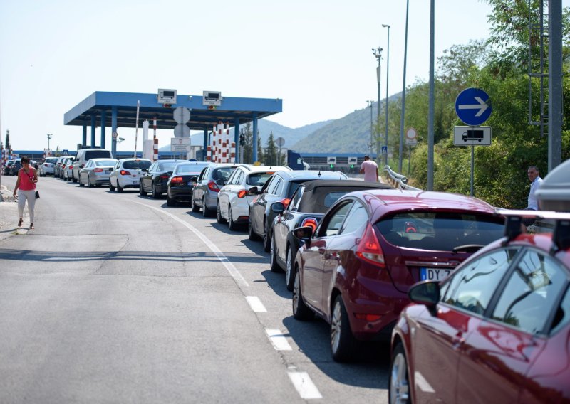 Crnogorci objavili brojke: Evo koliko je vozila izazvalo prometni kolaps u Konavlima