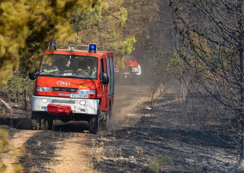 Lokaliziran požar kod Katuna Gračaškog u Istri