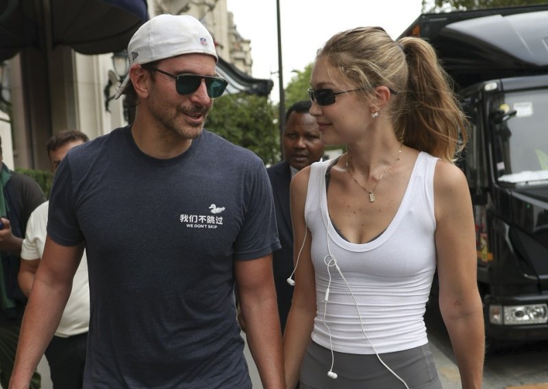 Nakon novih zajedničkih fotografija mnogi se pitaju: Jesu li se Bradley Cooper i Gigi Hadid vjenčali?
