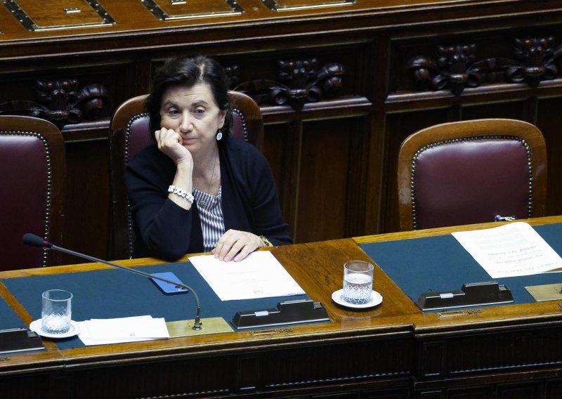U jezeru pronađeno tijelo supruga talijanske ministrice