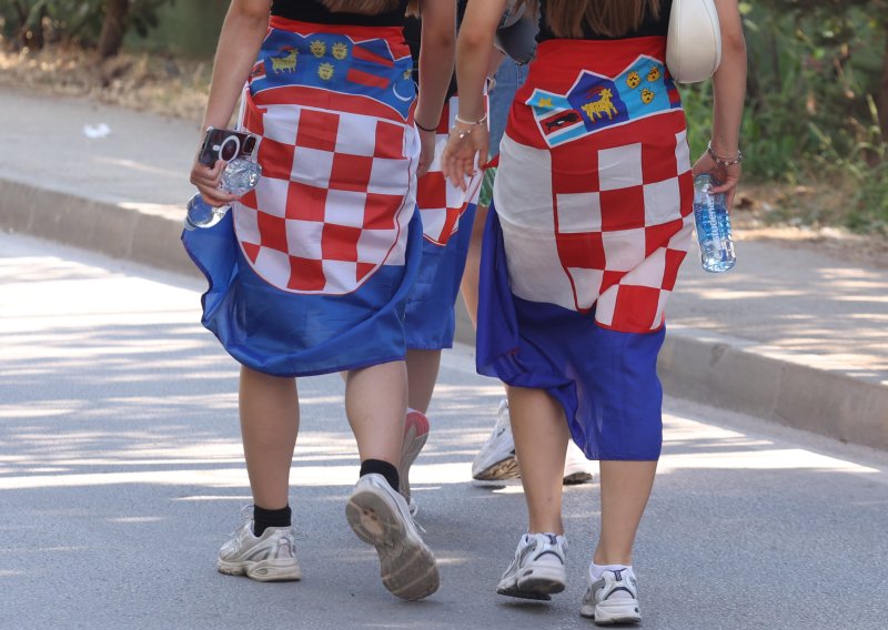 Šibenik uoči Thompsona: Piće se prodaje i iz dvorišta u ulici jednog od osnivača Komunističke partije Jugoslavije