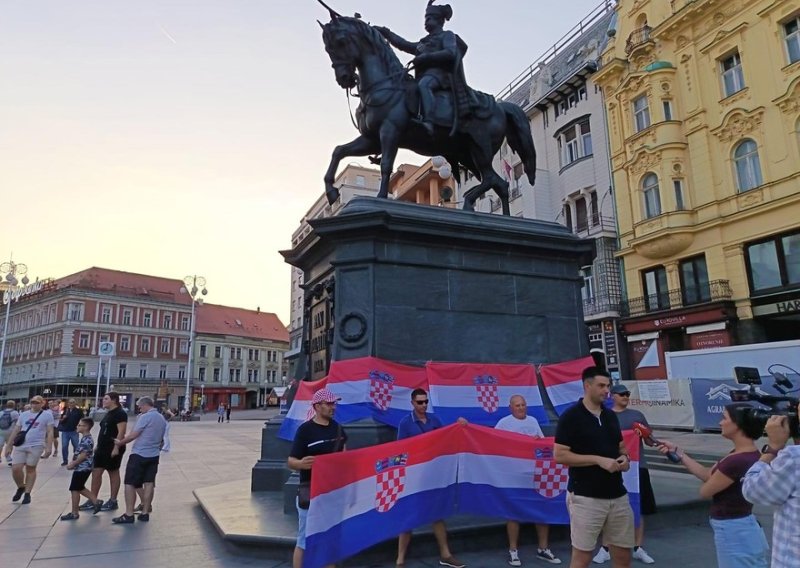 Pogledajte što HDZ radi s hrvatskim zastavama u Zagrebu