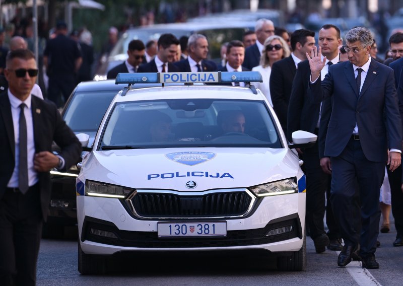 FOTOGALERIJA Počela velika proslava u Kninu: Stigli Milanović i Plenković