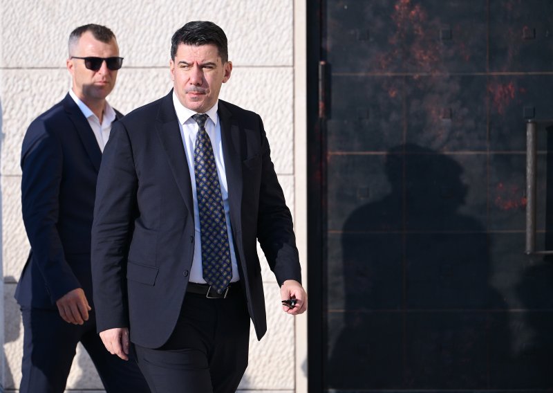 Grmoja odgovorio Vučiću: 'Poruke iz Srbije nas uopće ne zanimaju'