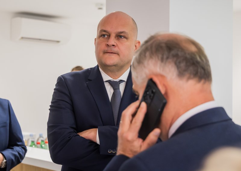 Šušnjarova poruka 'onima preko Drine': 'Manite se ćorava posla. Ne obilazite kukavički okolo'