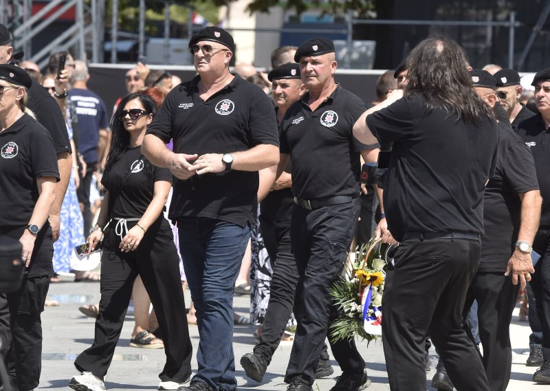 Kaznene prijave zbog ustaških pozdrava u Kninu: 'Vlada ugrožava ustavni poredak'