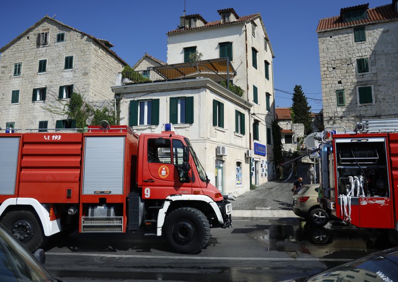 Vatrogasna intervencija: Požar u stanu u centru Splita