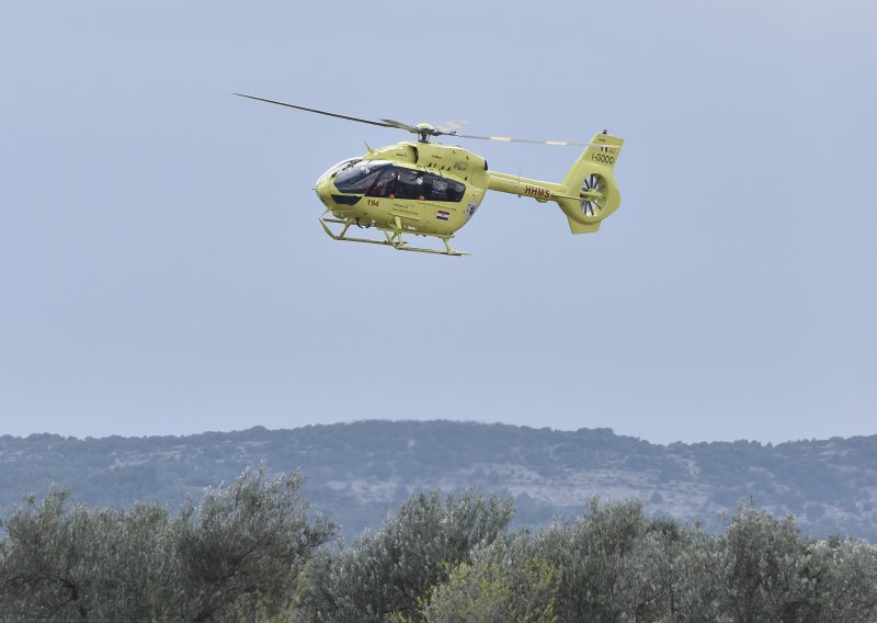 VIDEO Piloti helikoptera Hitne oduševili: Sletjeli na stijene i spasili mladu ženu